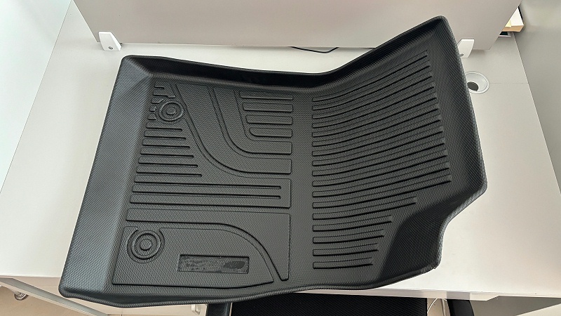 新能源汽車腳墊用TPE材料：環(huán)保、耐用與舒適的完美結(jié)合