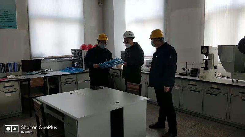 街道領導來中新華美檢查防疫和應急生產工作