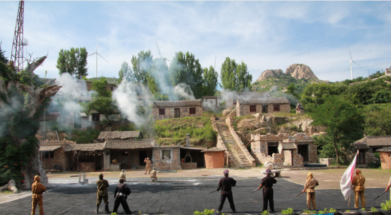 觀看地雷戰(zhàn)實(shí)景演出